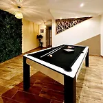 A Fleur De : Maison Chaleureuse Avec Privatif Et Billard. Coulogne