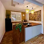 A Fleur De : Maison Chaleureuse Avec Privatif Et Billard. Casa vacanze Coulogne