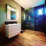 A Fleur De : Maison Chaleureuse Avec Privatif Et Billard. Casa vacanze Coulogne
