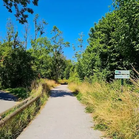 A Fleur De : Maison Chaleureuse Avec Privatif Et Billard. *