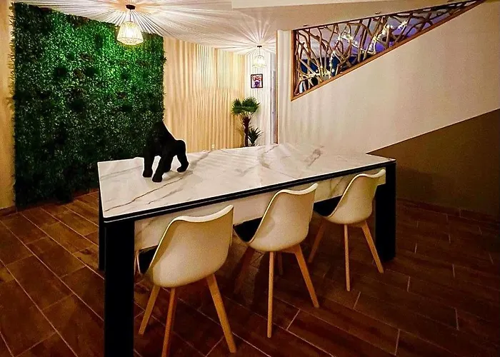 Casa vacanze A Fleur De : Maison Chaleureuse Avec Privatif Et Billard.