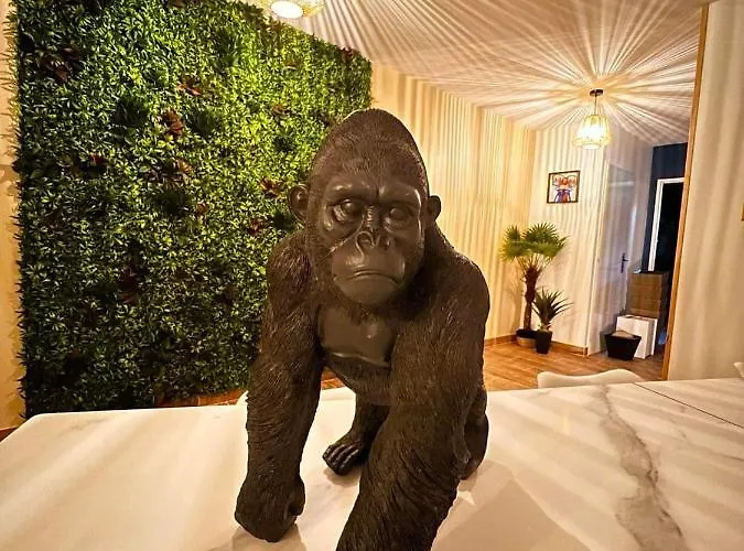 A Fleur De : Maison Chaleureuse Avec Privatif Et Billard.