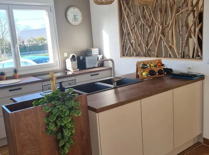 Casa vacanze A Fleur De : Maison Chaleureuse Avec Privatif Et Billard. Coulogne